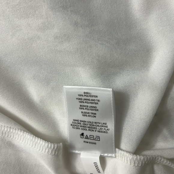 🆕EXPRESS Ivory Tie Neck Lace Top - Size: S - Picture 8 of 8